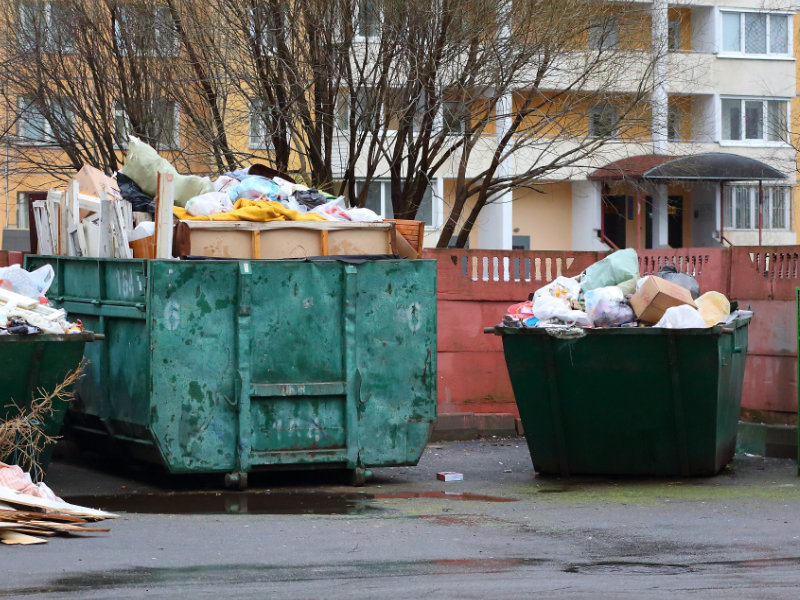 Overflowing dumpter